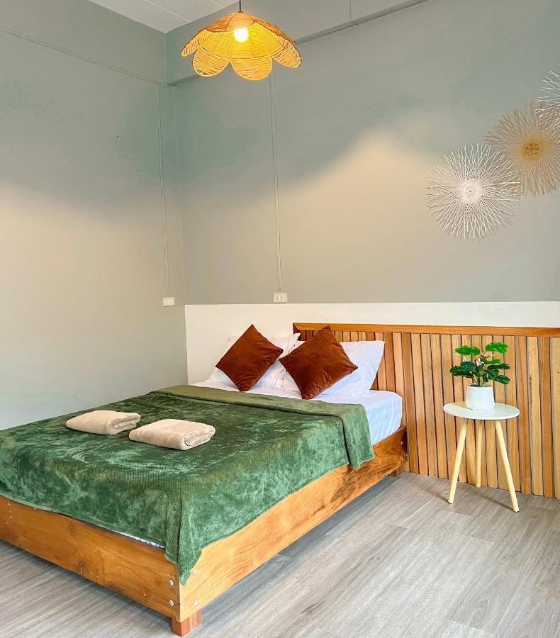 Private Room With Share Bathroom At Little Wild House Khaosok Khao Sok National Park Exterior foto