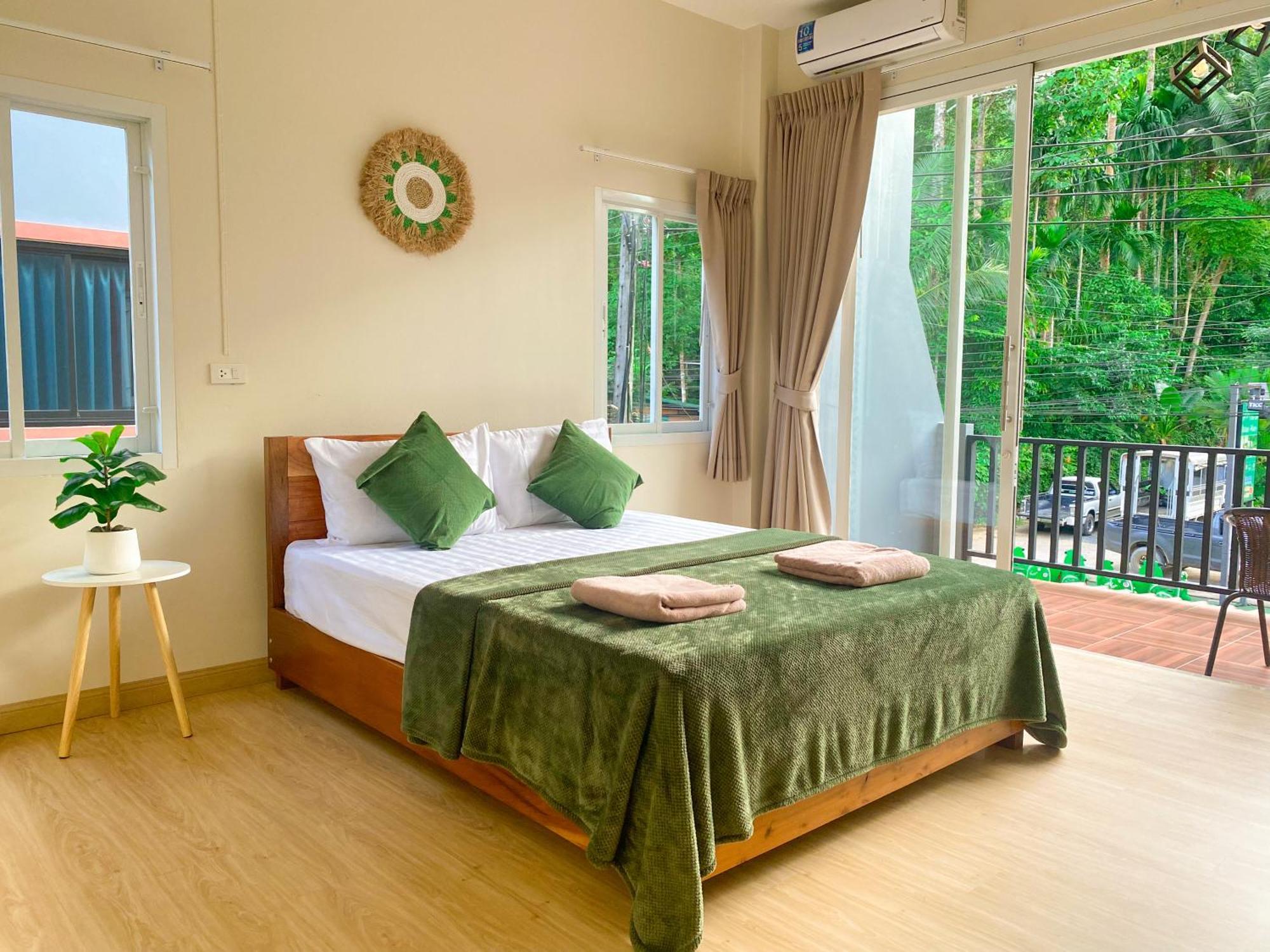 Private Room With Share Bathroom At Little Wild House Khaosok Khao Sok National Park Exterior foto